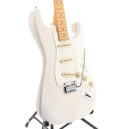 American Ultra Luxe Vintage '50s Stratocaster, Maple Fingerboard, White Blonde (X9) (20971)